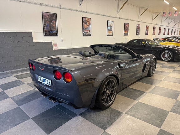 Chevrolet Corvette 12 of 30