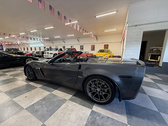 Chevrolet Corvette 9 of 30