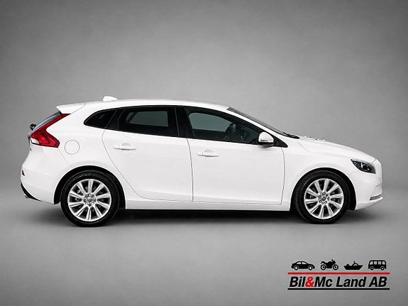 Volvo V40 7 of 17