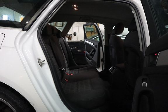 Audi A4 11 of 16