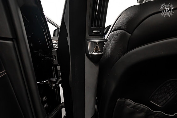 Mercedes-Benz S63 14 of 16