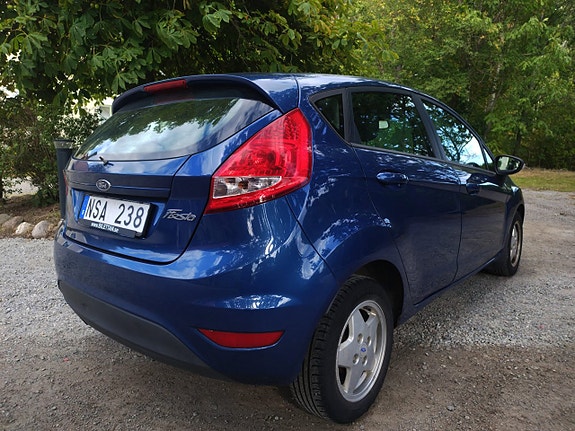 Ford Fiesta 7 of 11