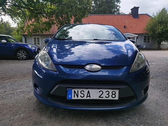 Ford Fiesta 2 of 11