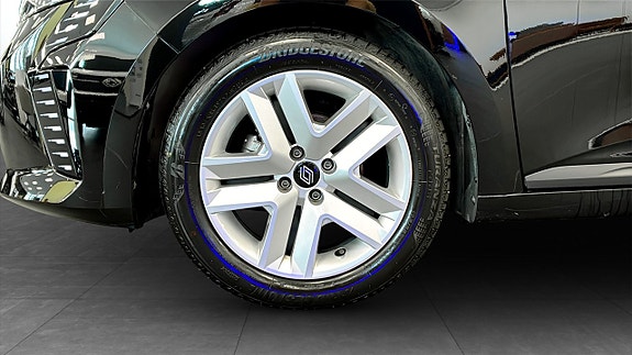 Renault Clio 9 of 22