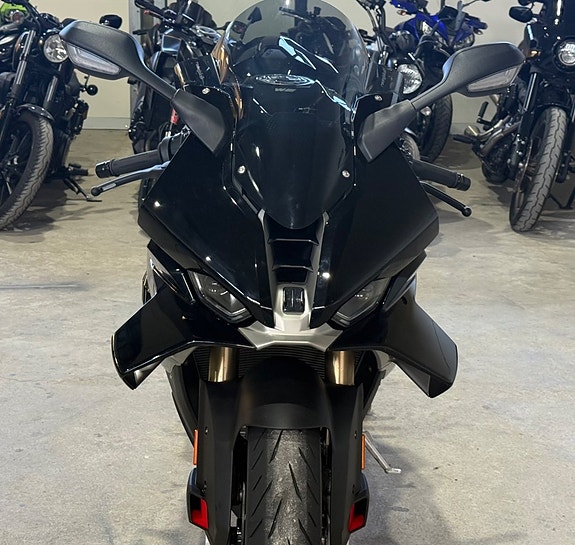 BMW S1000RR Akrapovic ny skick 0kr insats 5 of 13