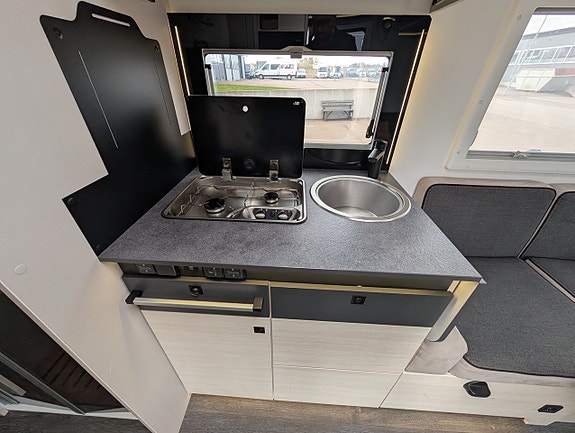 CHALLENGER 380 Graphite Ultimate 5-sits / 6 bäddar / Automat / 170HK / Taksäng 21 of 30