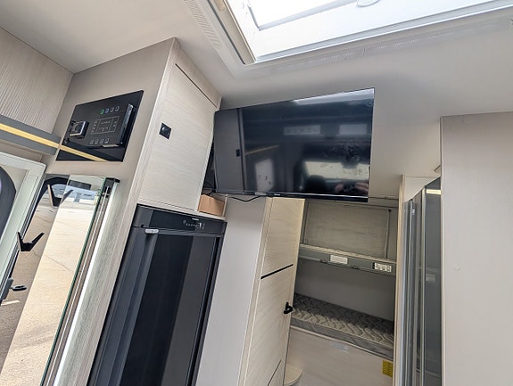 CHALLENGER 380 Graphite Ultimate 5-sits / 6 bäddar / Automat / 170HK / Taksäng 25 of 30