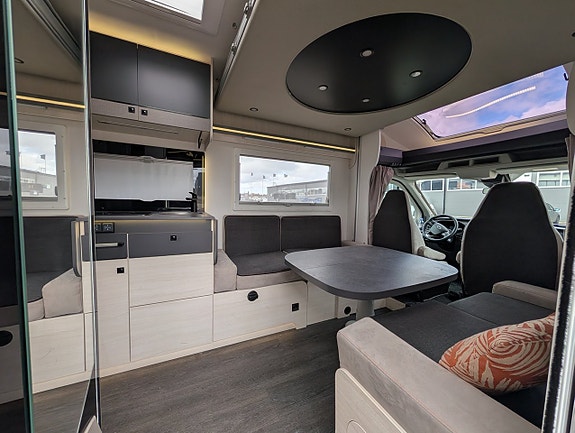 CHALLENGER 380 Graphite Ultimate 5-sits / 6 bäddar / Automat / 170HK / Taksäng 6 of 30