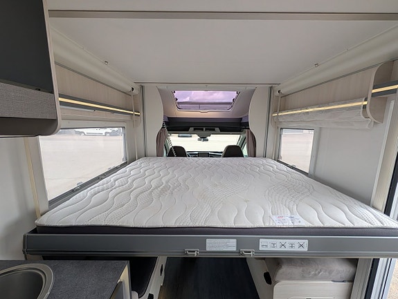 CHALLENGER 380 Graphite Ultimate 5-sits / 6 bäddar / Automat / 170HK / Taksäng 9 of 30