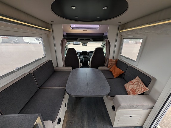 CHALLENGER 380 Graphite Ultimate 5-sits / 6 bäddar / Automat / 170HK / Taksäng 8 of 30