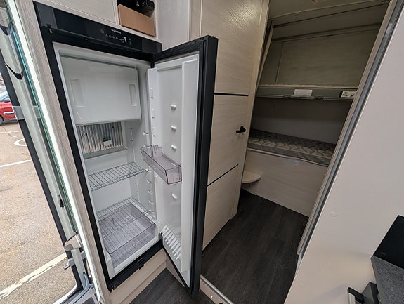 CHALLENGER 380 Graphite Ultimate 5-sits / 6 bäddar / Automat / 170HK / Taksäng 24 of 30