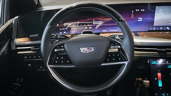 Cadillac Escalade 9 of 30