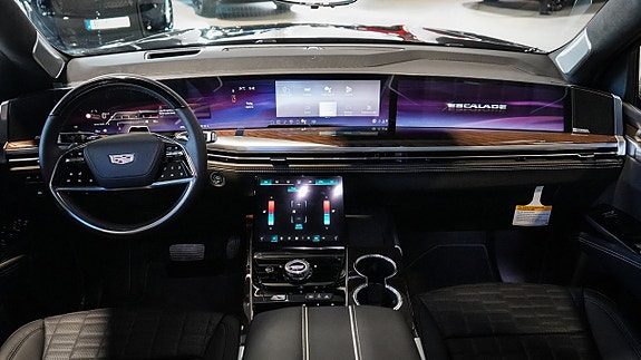 Cadillac Escalade 8 of 30