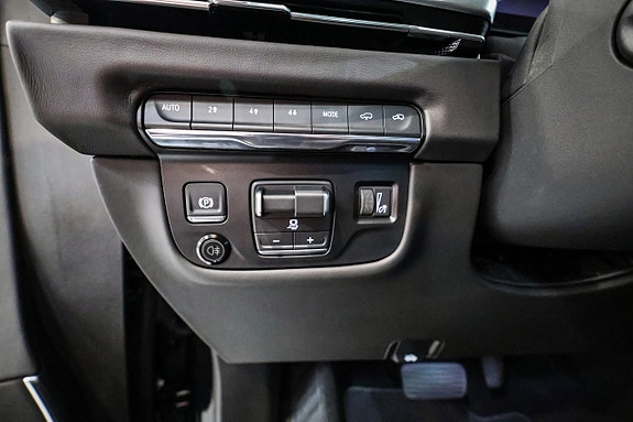 Cadillac Escalade 29 of 30