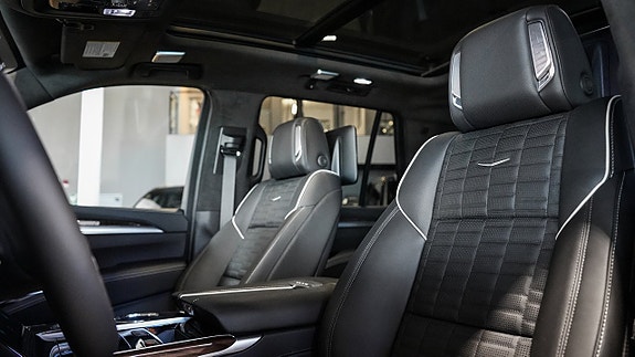 Cadillac Escalade 11 of 30