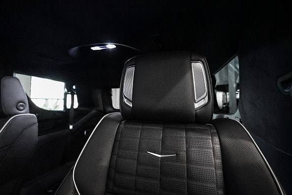 Cadillac Escalade 30 of 30