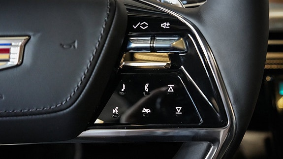 Cadillac Escalade 25 of 30