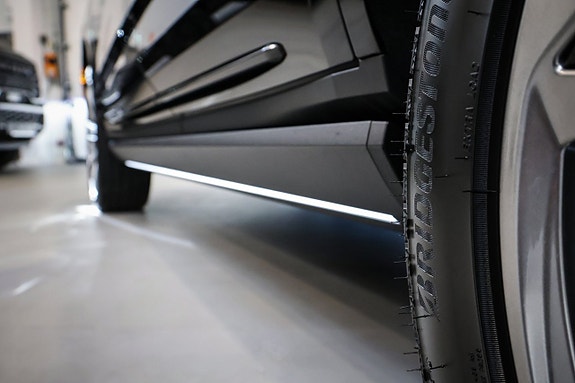 Cadillac Escalade 10 of 30