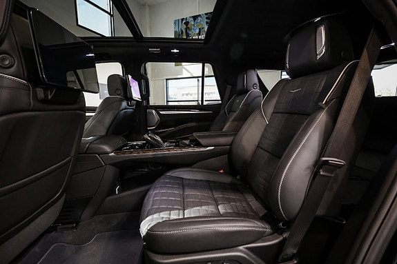Cadillac Escalade 24 of 30