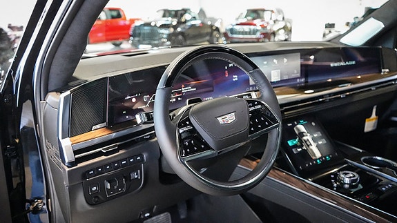 Cadillac Escalade 10 of 30