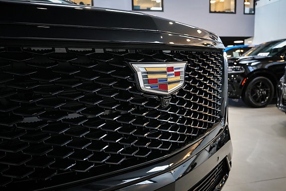 Cadillac Escalade 6 of 30