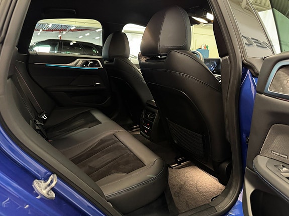 BMW i4 16 of 24