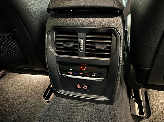 BMW i4 17 of 24