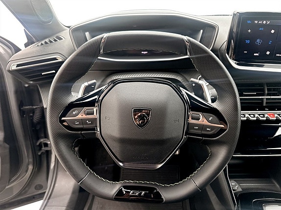 Peugeot 2008 7 of 14