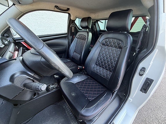 Ligier JS50 0.5 DCI CVT 9 of 17