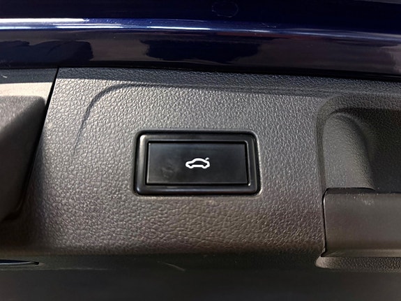Volkswagen Passat Alltrack 15 of 17