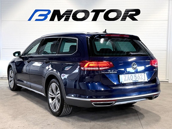 Volkswagen Passat Alltrack 8 of 17