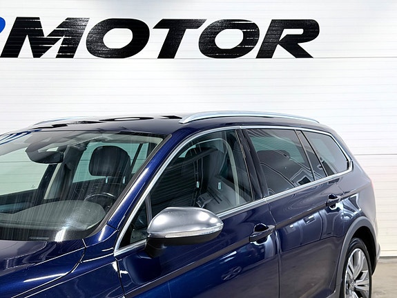 Volkswagen Passat Alltrack 3 of 17