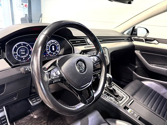 Volkswagen Passat Alltrack 10 of 17