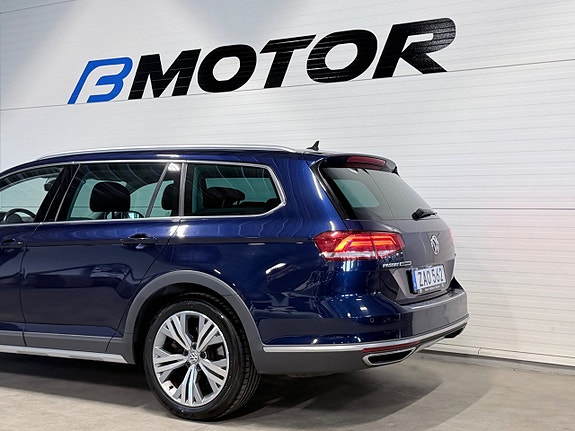 Volkswagen Passat Alltrack 6 of 17