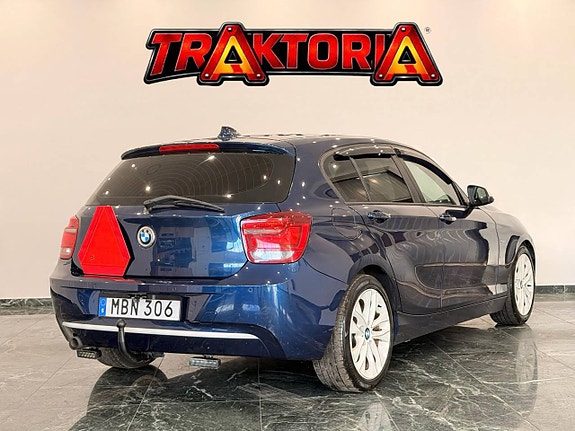 BMW 118d 4 of 12