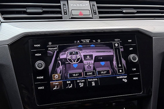 Volkswagen Passat 25 of 30