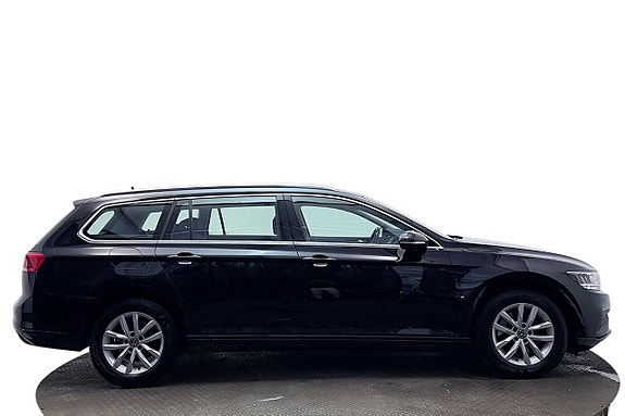 Volkswagen Passat 5 of 30