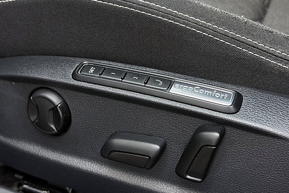 Volkswagen Passat 13 of 30