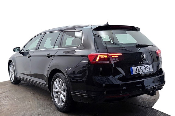 Volkswagen Passat 8 of 30