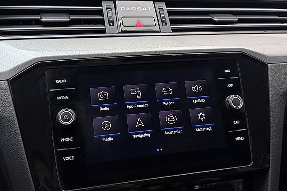 Volkswagen Passat 27 of 30