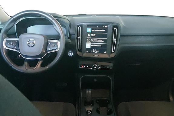 Volvo XC40 9 of 18
