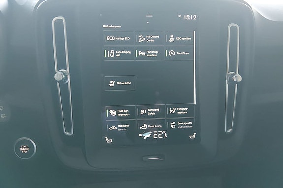 Volvo XC40 17 of 18