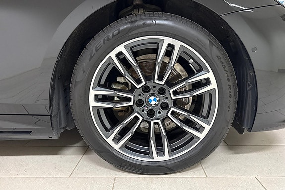 BMW 530e 13 of 19