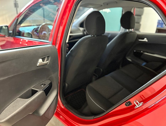 Kia Picanto 10 of 28