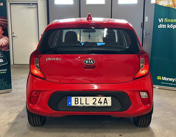 Kia Picanto 7 of 28