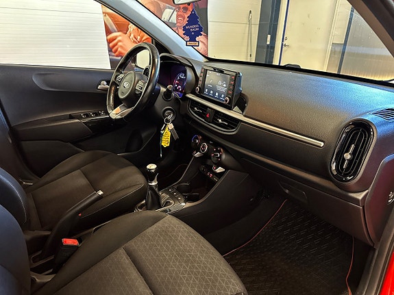 Kia Picanto 13 of 28
