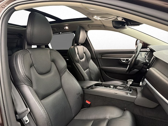 Volvo V90 Cross Country 10 of 30