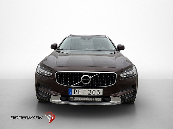 Volvo V90 Cross Country 2 of 30