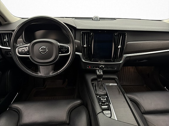 Volvo V90 Cross Country 11 of 30