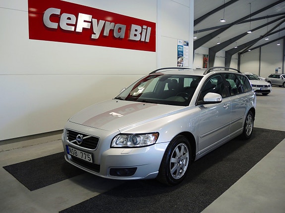 Volvo V50 3 of 15